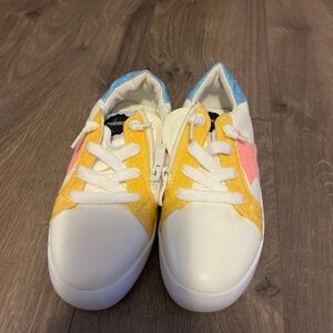 New style child toddler girl sneaker size 13.5